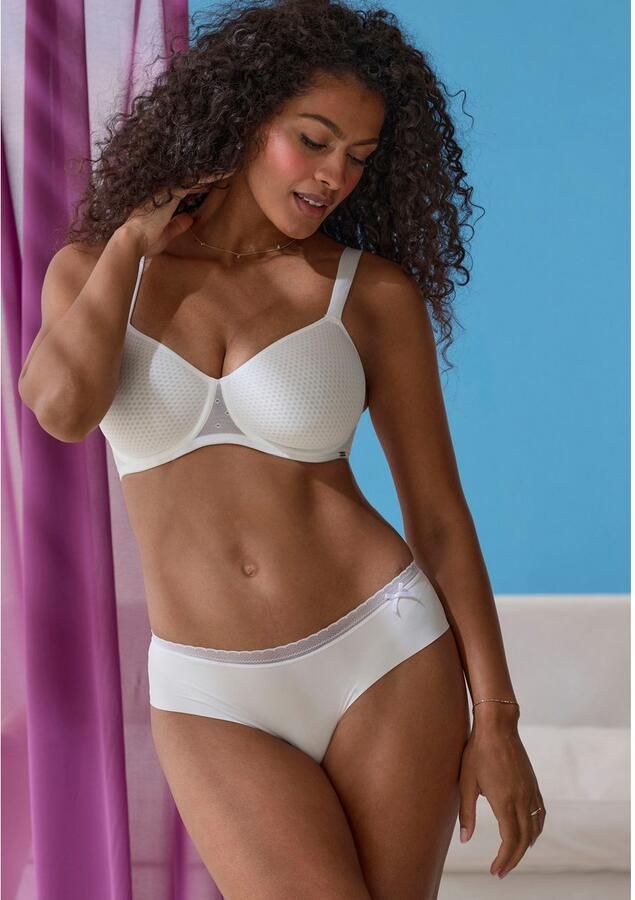 Lascana Hipster SEAMLESS met naadloze afwerking en fijne kantenband