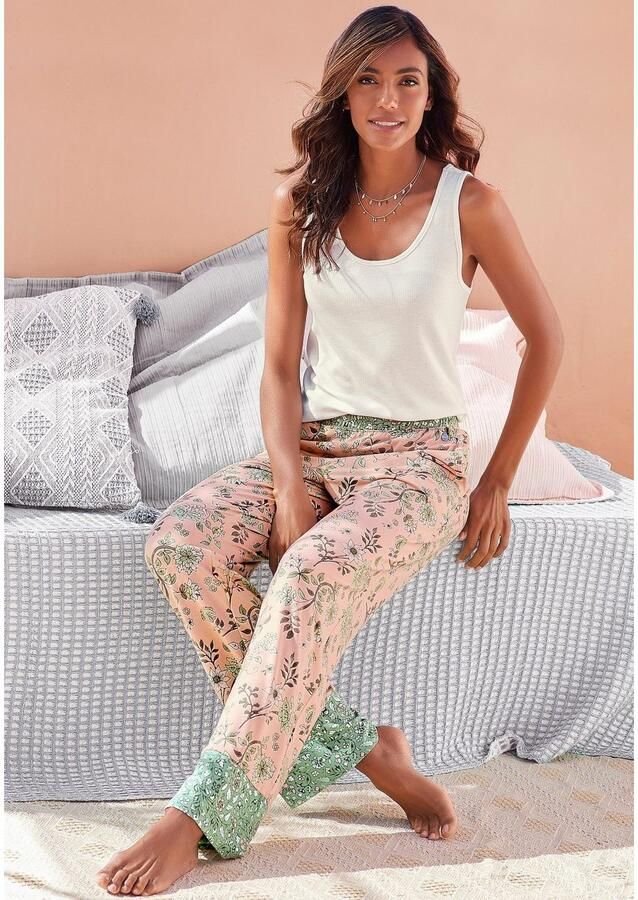 Lascana Pyjamabroek in bloemen print all-over