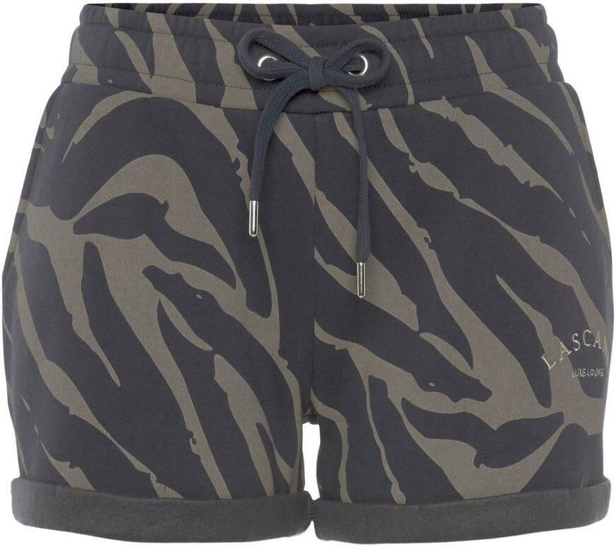 Lascana Relaxshorts Korte broek met zebraprint met zijzakken en logostiksel loungewear - Foto 6