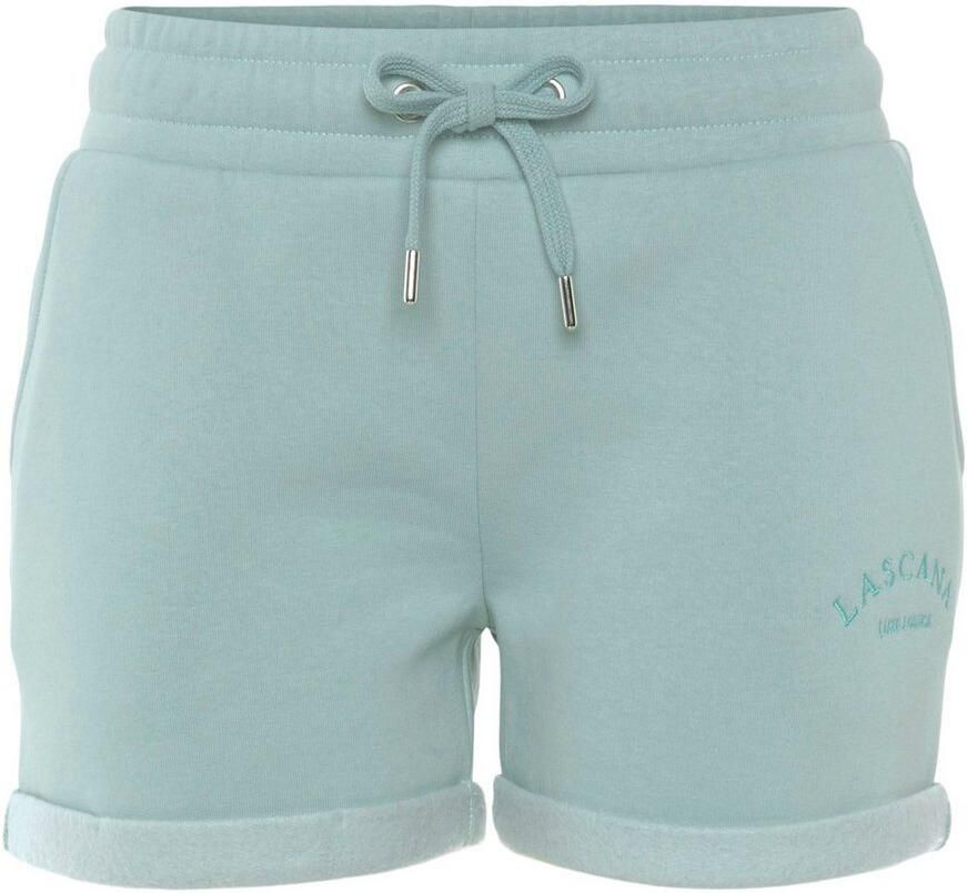 Lascana Relaxshorts Sweatshorts Korte broek met zijzakken en logostiksel loungewear