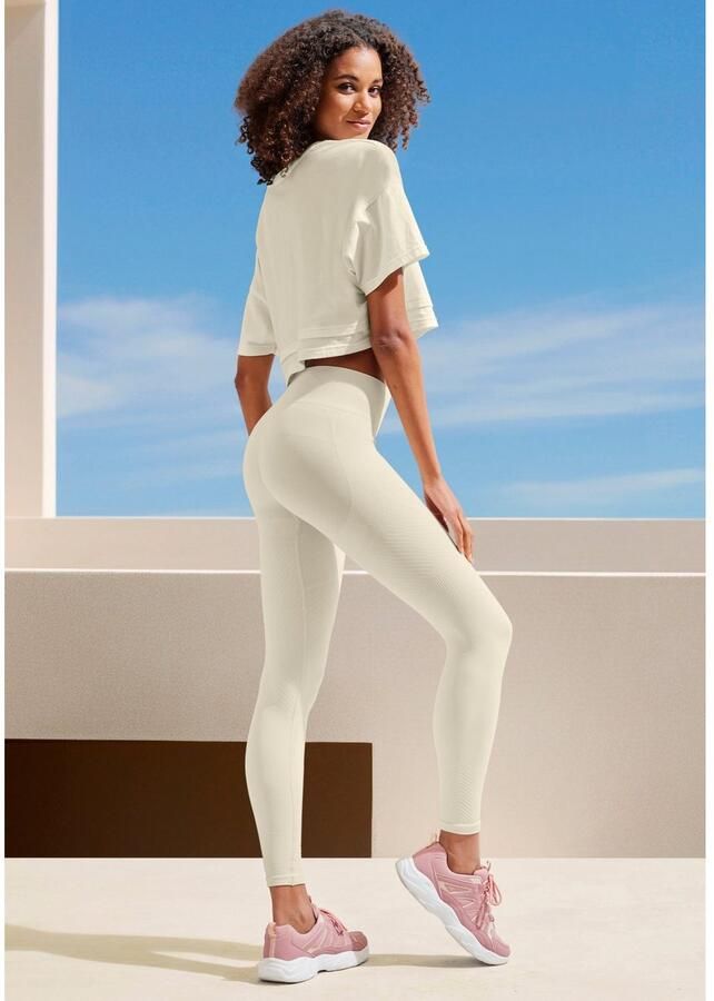 Lascana Naadloze legging Po Push Up met ribstructuur en shaping-effect sportbroek sportleggings