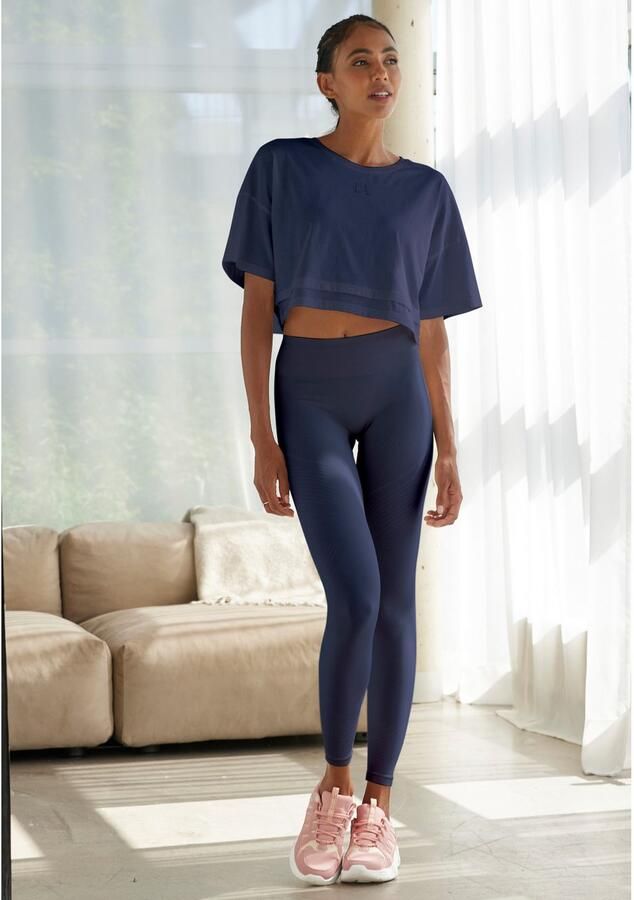 Lascana Shirt met korte mouwen met kastige snit en lagen-look