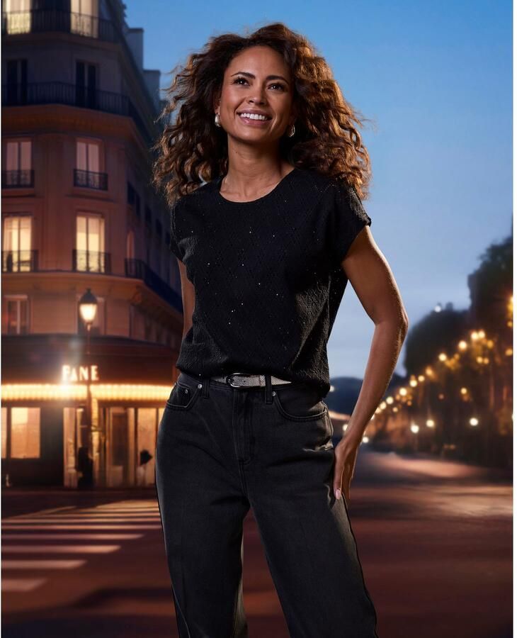 Lascana Shirt met ronde hals Met fonkelende pailletten van hoogwaardige ajour kwaliteit