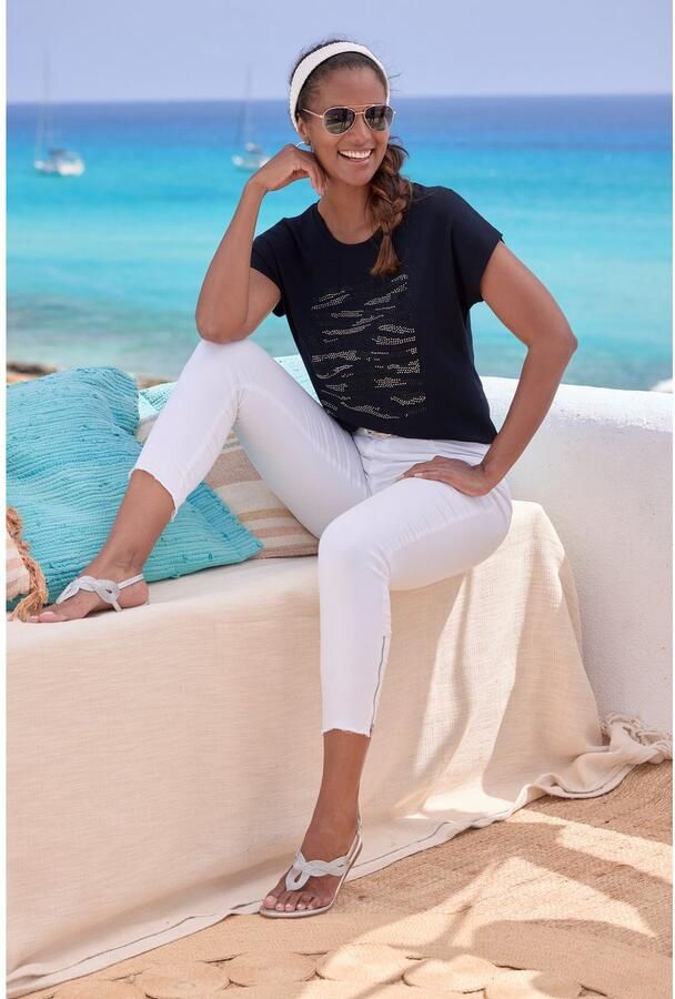 Lascana Shirt met ronde hals Met strass-dessin van hoogwaardige french terry-kwaliteit van viscose - Foto 5