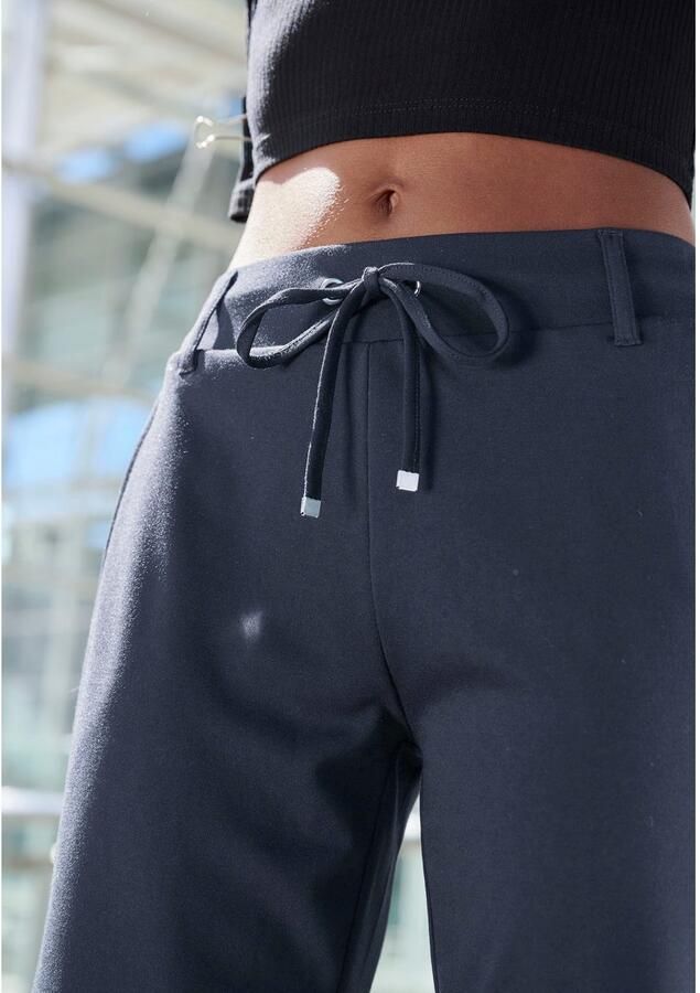 Lascana Short met riemlussen en bindband loungewear - Foto 6