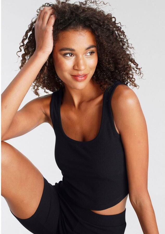 Lascana Shortama bestaat uit top en shorts van ribmateriaal homewear-set - Foto 2