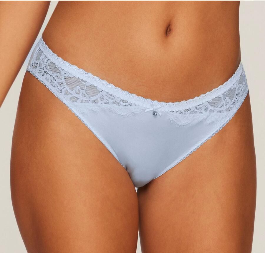 Lascana Slip Alana met hoog zijdegehalte en elegant kant