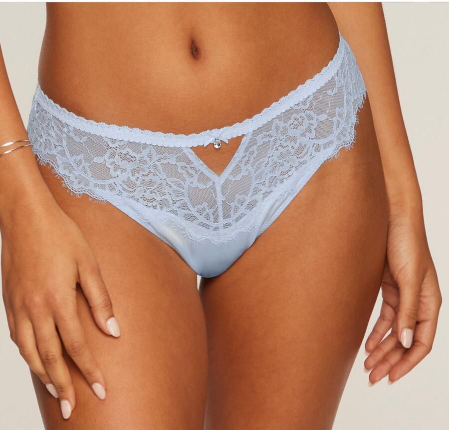 Lascana String Alana met hoog zijdegehalte en elegant kant