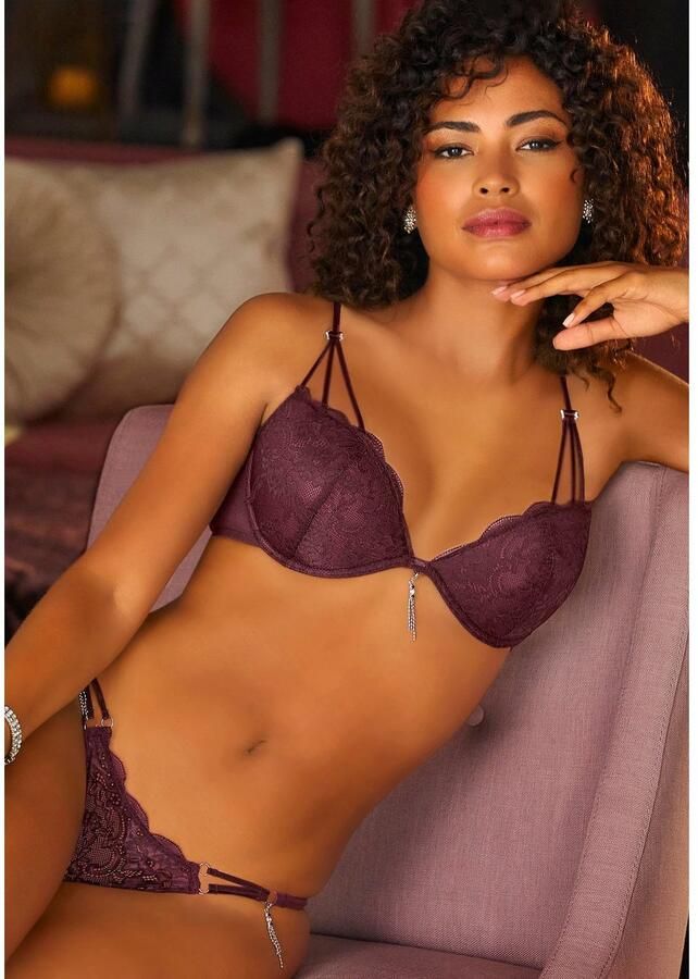 Lascana String met opvallende glitteraccessoires - Foto 3