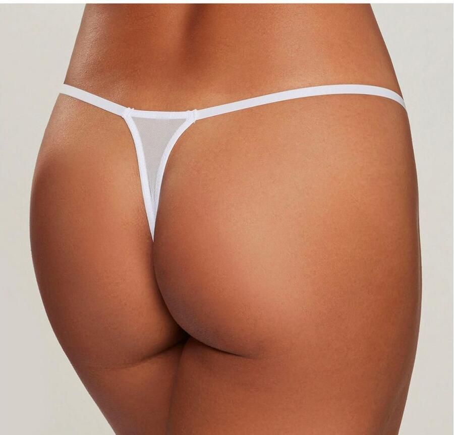 Lascana String Nikoletta van gebloemd kant met accessoire in kralen-look