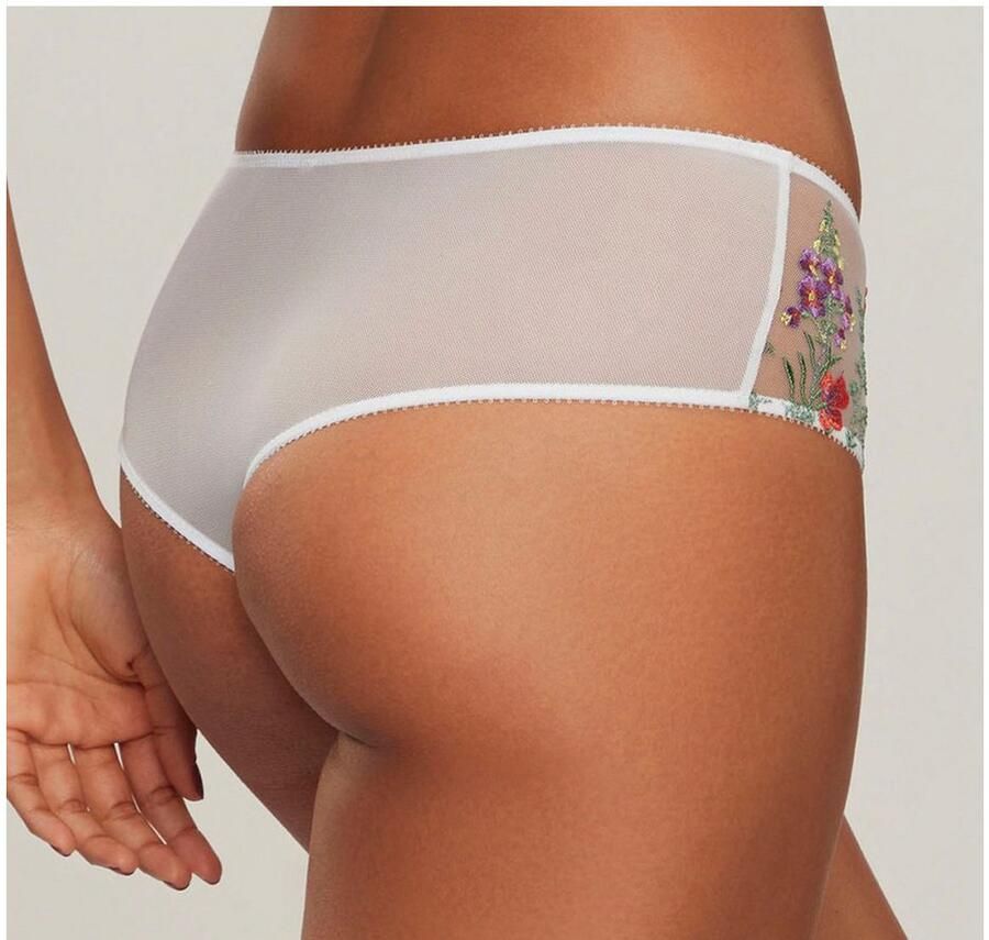 Lascana Stringpants Maria met kleurrijke bloemen van geborduurd kant