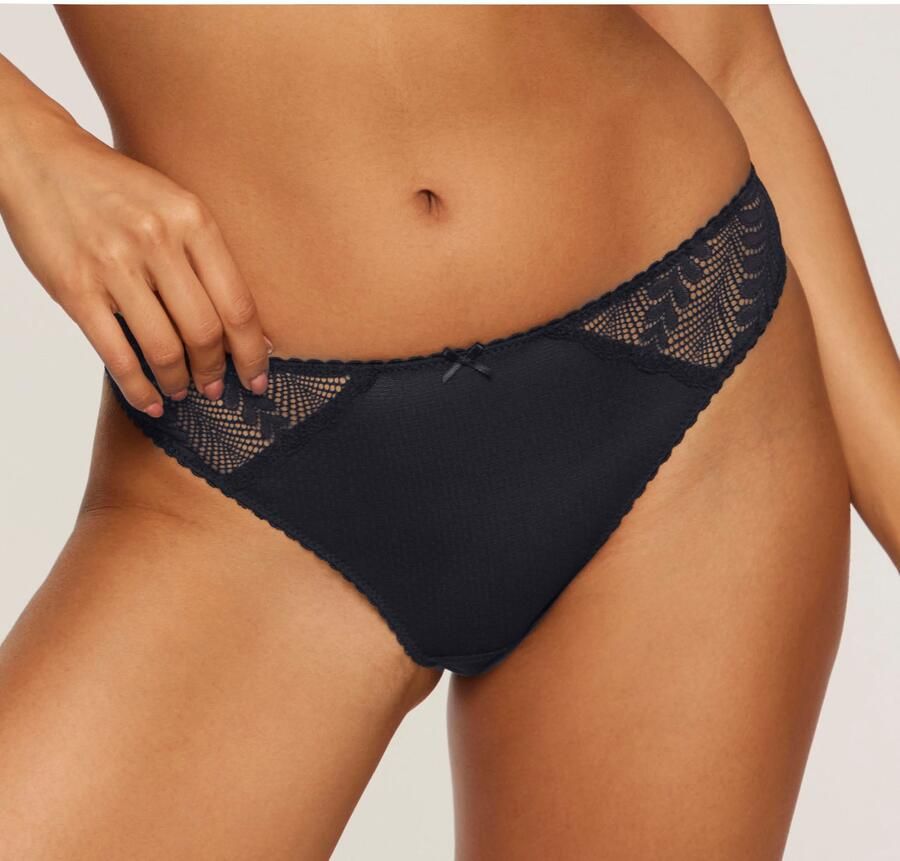 Lascana Tanga AMIRA met grafische kanten inzetten - Foto 4