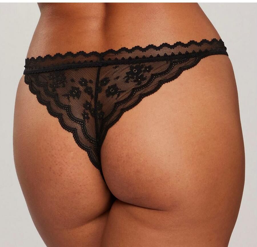 Lascana Tanga FINA van delicate bloemige kant