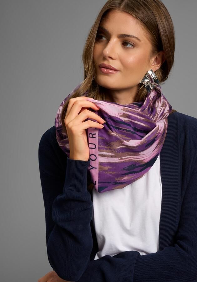 Laura Scott Colsjaal met modieuze print & lettertype-mix nieuw - Foto 4