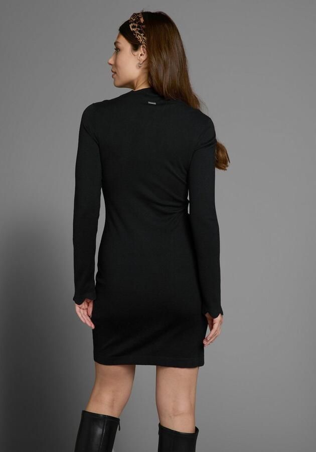 Laura Scott Gebreide jurk figuuraccentuerend en kort met vrouwelijke golfjesrand - Foto 5