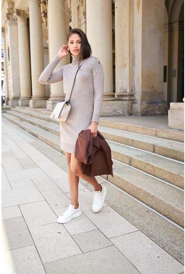 Laura Scott Gebreide jurk met col en sierknopen - Foto 6