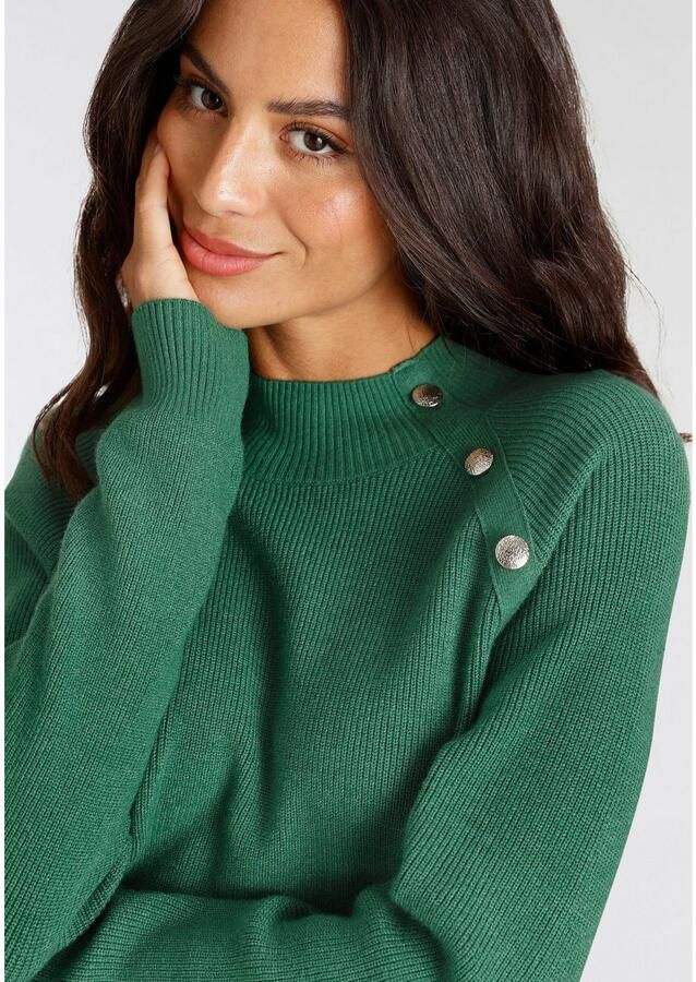 Laura Scott Gebreide trui zacht winterbreisel met knoopdetail en opstaande kraag