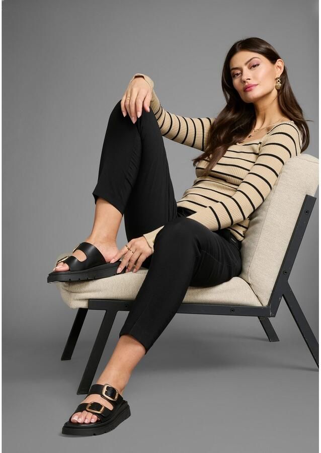 Laura Scott Chino met bijpassende riem