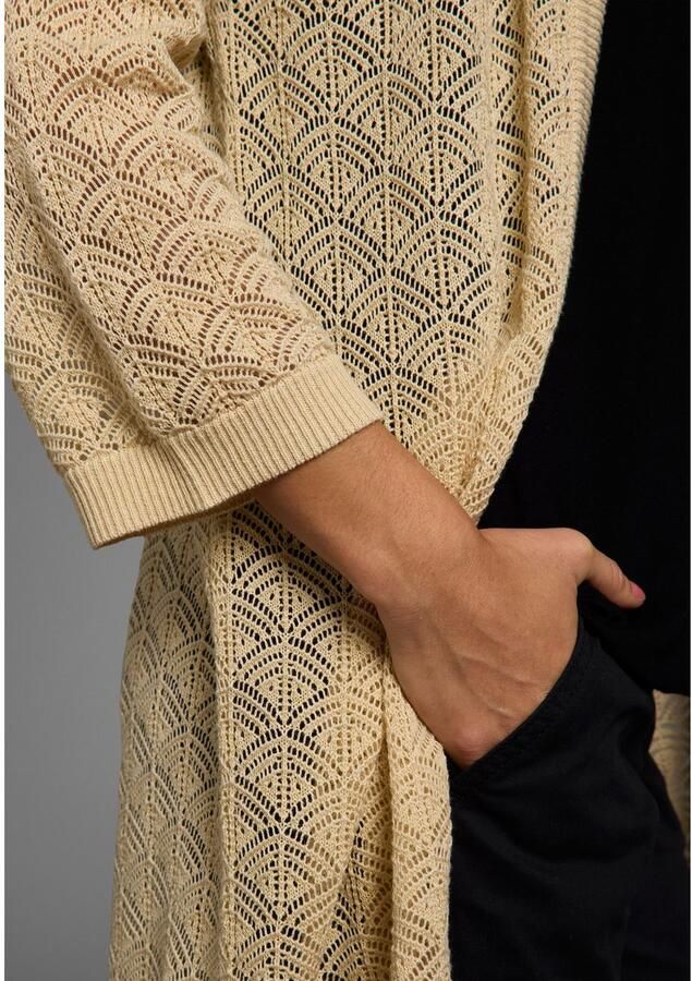 Laura Scott Lang vest met zomers ajourpatroon en 3 4 mouwen