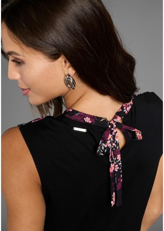 Laura Scott Top met moderne print all-over