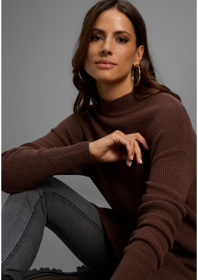 Laura Scott Trui met staande kraag zacht winterbreisel met zijspliten nieuwe collectie