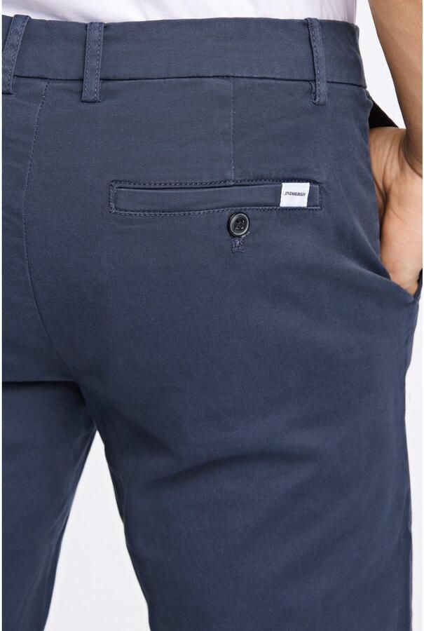 Lindbergh Slim fit chino met achterzakken