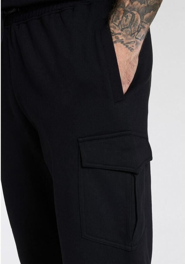 Lonsdale Joggingbroek BLEASBY Ade d met ritszak