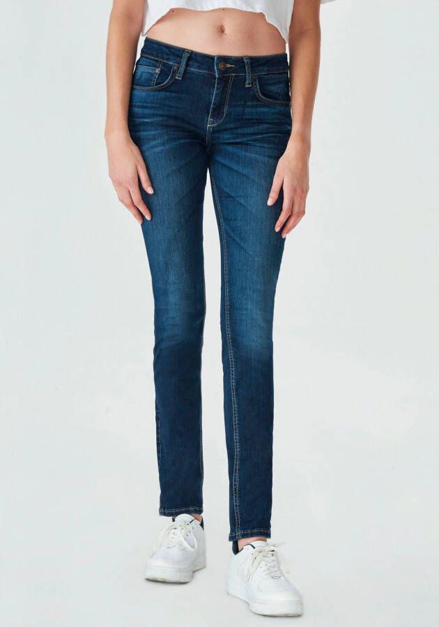 LTB Slim fit jeans ASPEN Y met leuk borduursel op de achterzak