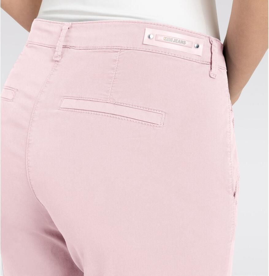 MAC Chino turn up met subtiele glans elegant en sportief tegelijk