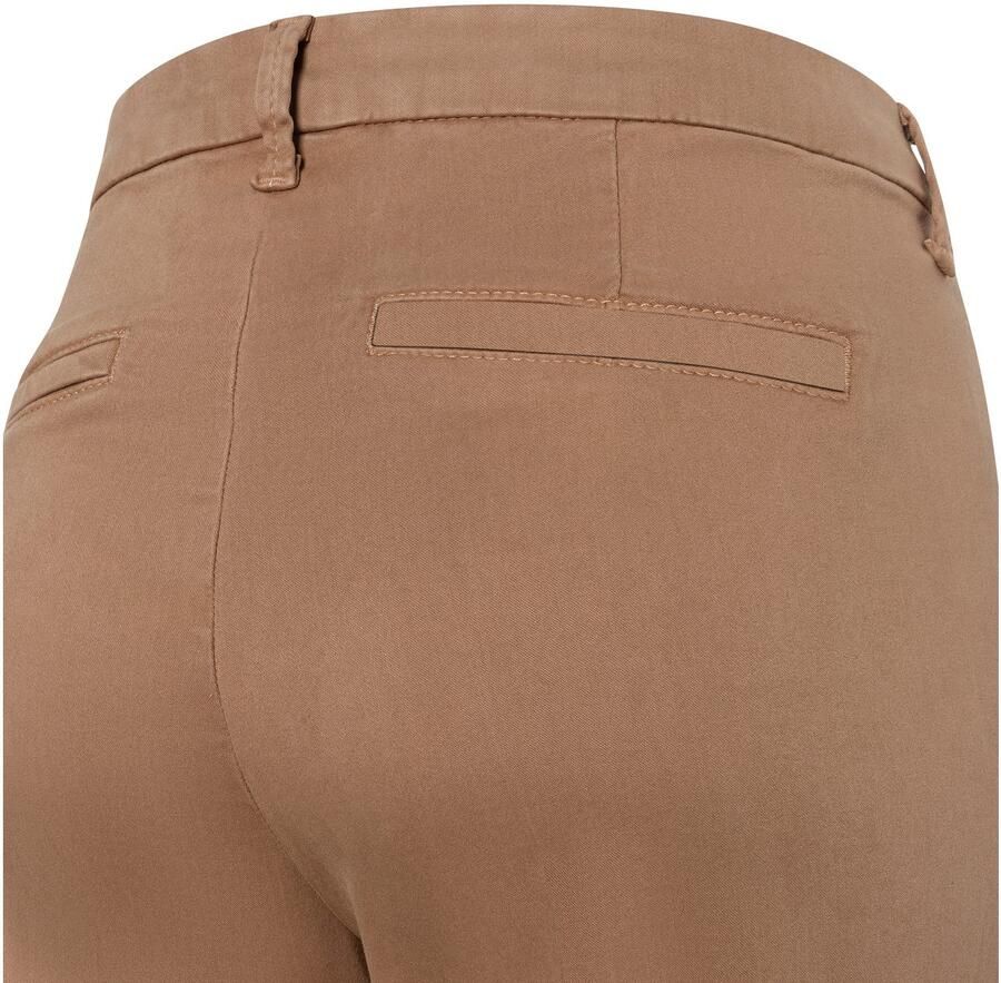 MAC Chino turn up met subtiele glans elegant en sportief tegelijk