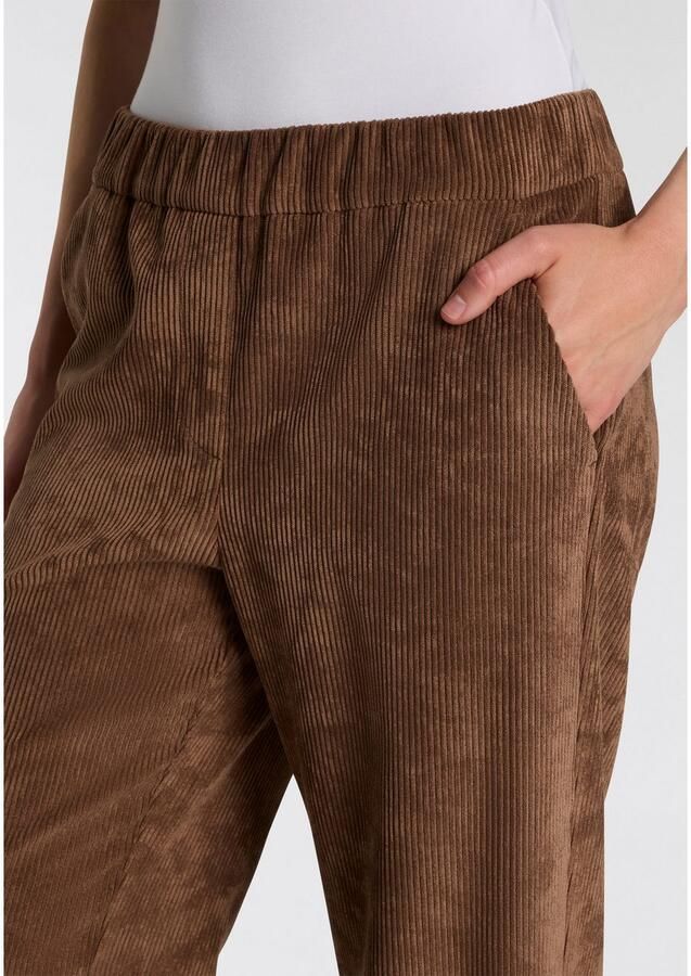 MAC Cordbroek Chiara met wijde pijpen