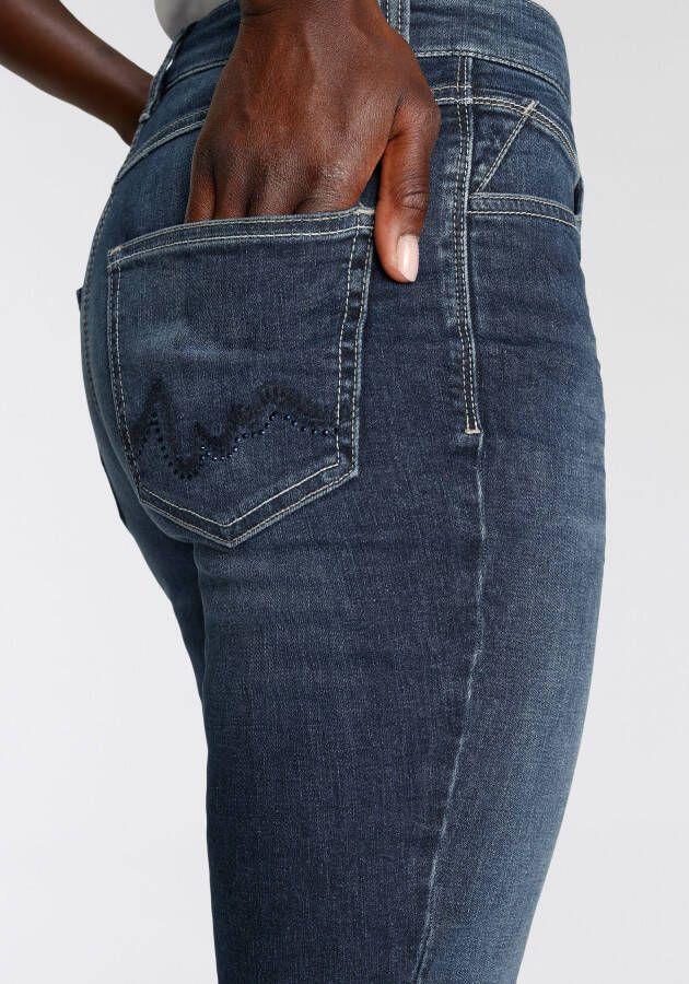 MAC Rechte jeans Melanie Wave-Glam Stras en borduurwerk op de achterzakken