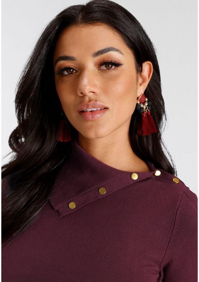 Melrose Gebreide jurk vrouwelijke snit met decoratieve klinknagels van viscosemix