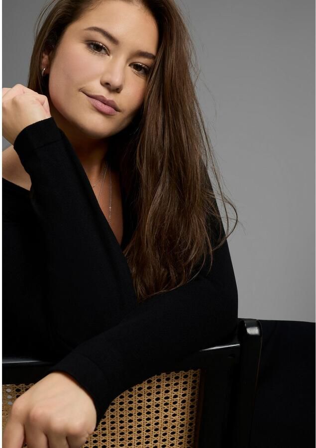 Mustang Gebreide jurk met diepe v-hals van knuffelzachte viscosemix grote maat