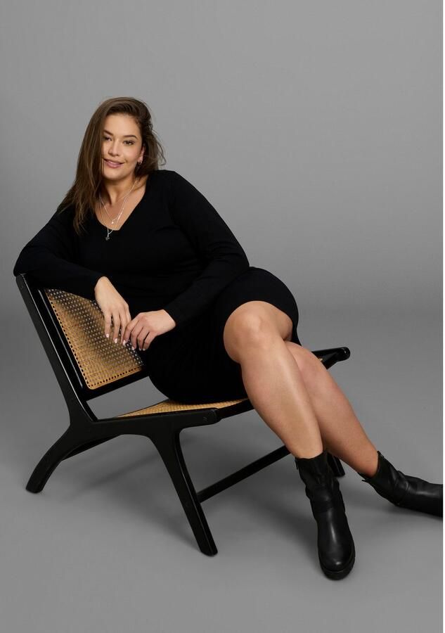 Mustang Gebreide jurk met diepe v-hals van knuffelzachte viscosemix grote maat - Foto 2