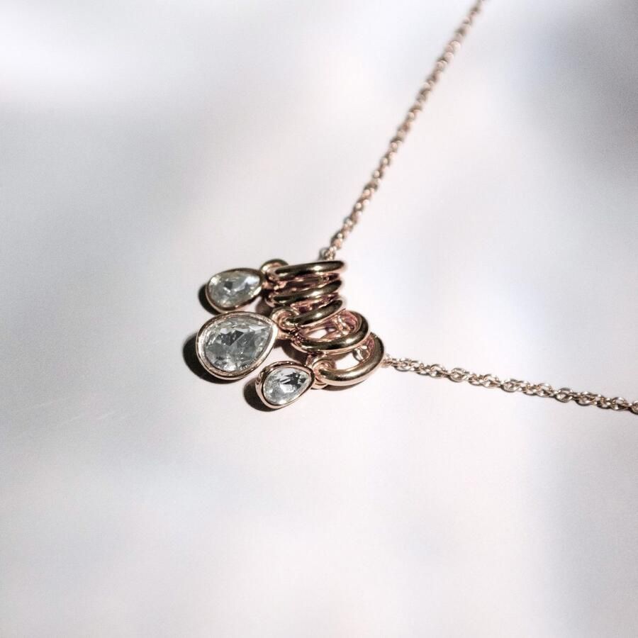 Mustang Ketting met hanger Sieraad Geschenk Roestvrijstalen Ketting Like Diamonds Druppels