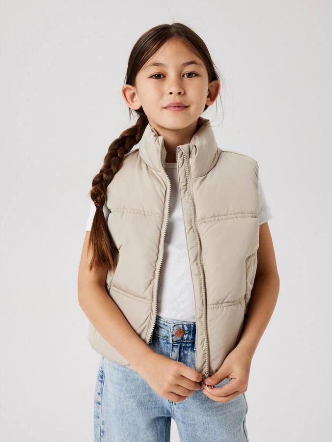 Name It Bodywarmer NKFMAKET voor meisjes met opstaande kraag en lichte vulling - Foto 2