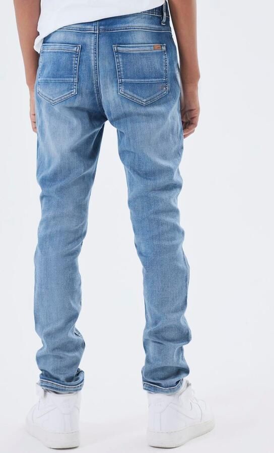 Name It Comfortjeans NKMROBIN voor jongens met knoopsluiting en elastisch denim casual gesneden denim slijtage-effecten aangezette manchet - Foto 11