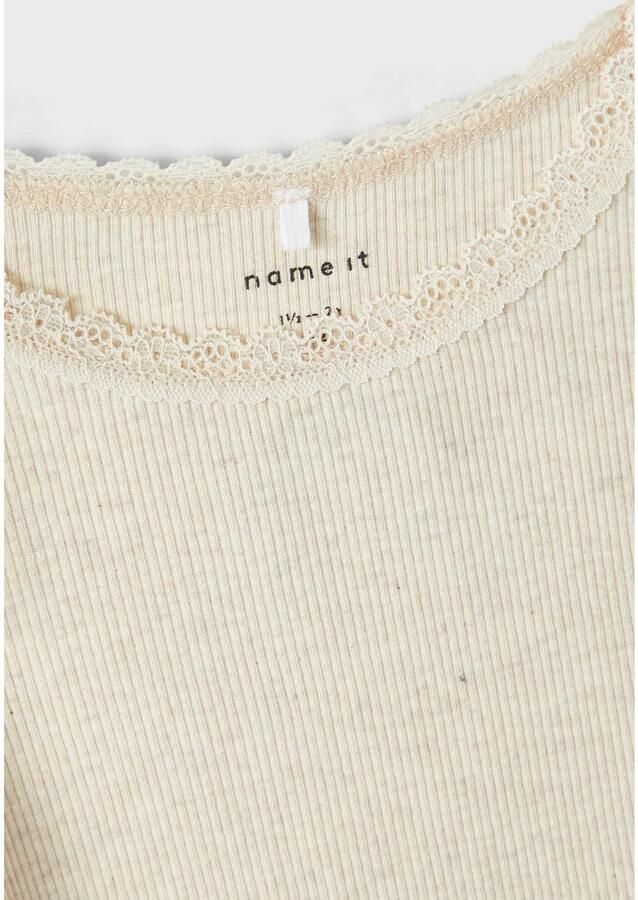 Name It Shirt met lange mouwen NMFKAB LS TOP NOOS in fijne rib en met schattige kanten rand aan de halslijn