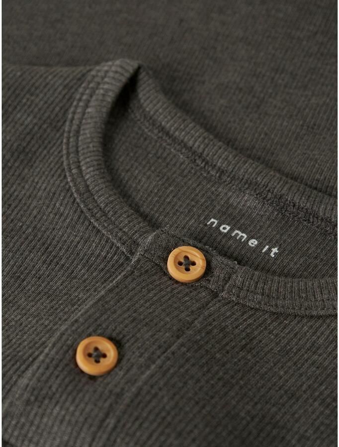 Name It Shirt met lange mouwen NMMKAB LS TOP NOOS in henley-stijl met korte knoopsluiting bij de halslijn