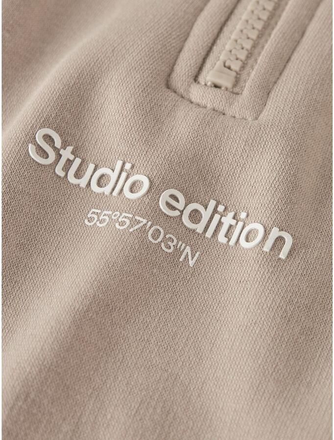 Name It Sweatshirt NKMBRODY LS NREG SWEAT ZIP BRU NOOS met een opstaande kraag en korte ritssluiting - Foto 4