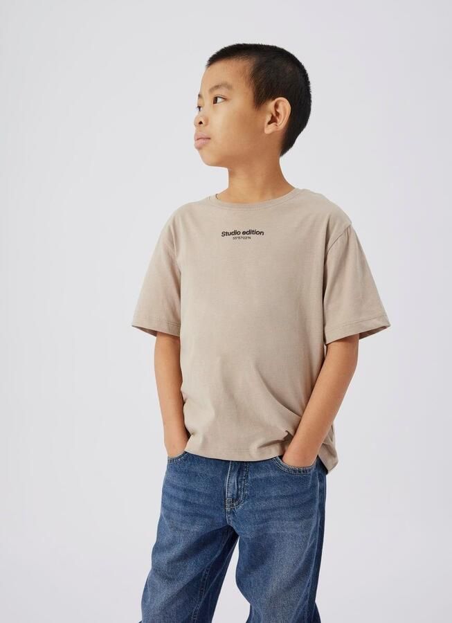 Name it KIDS T-shirt NKMBRODY met tekst zand Beige Jongens Katoen Ronde hals 122 128 - Foto 5