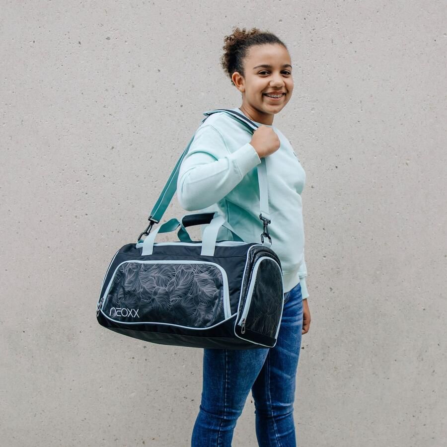 Neoxx Sporttas Move Queen of Nite gedeeltelijk van gerecycled materiaal