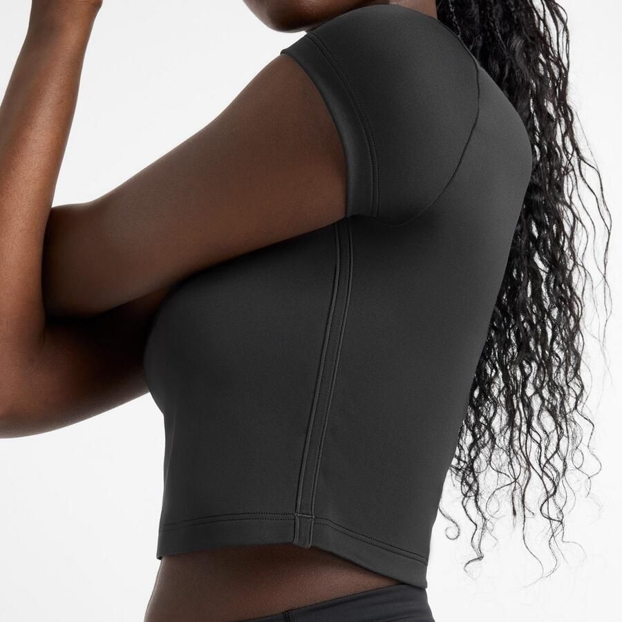 New Balance Harmony Fitted T-Shirt Wo T-Shirts & Polo's zwart Maat XS Kleding