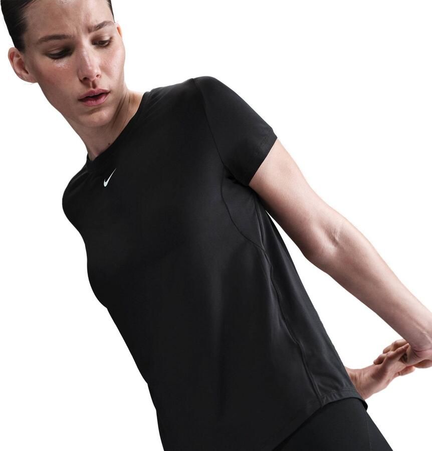 Nike Dri-FIT One Damestop met standaardpasvorm en korte mouwen Black- Dames Black