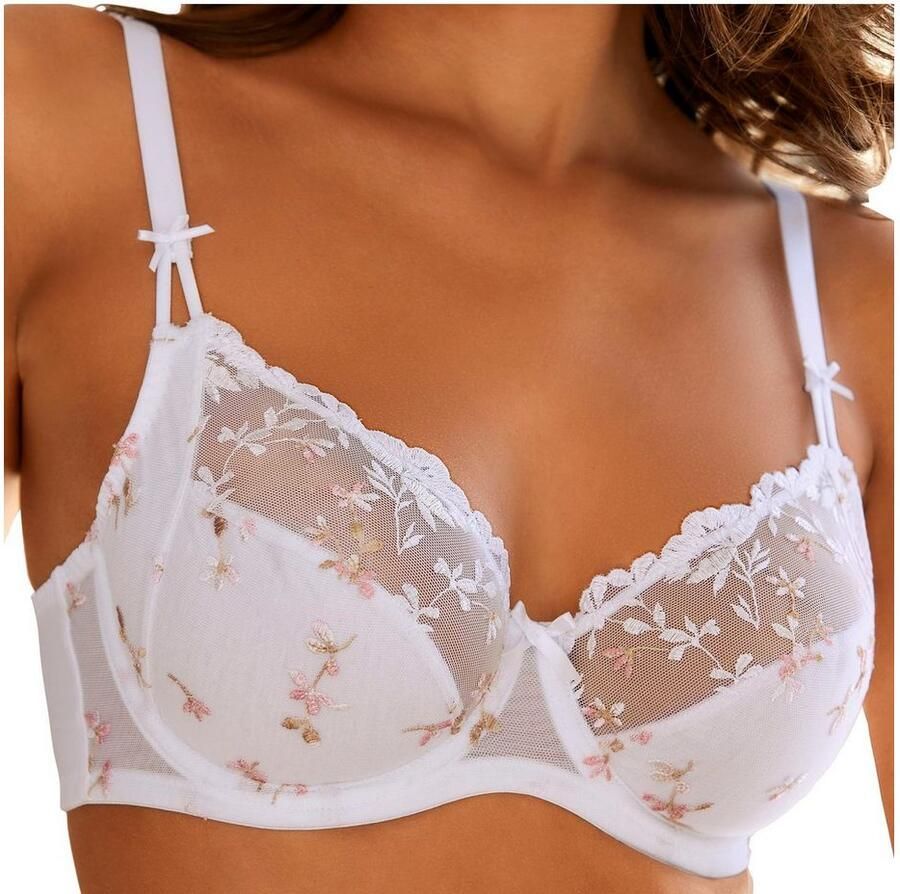 Nuance Beugel-bh met fijn geborduurd kant en subtiele transparantie in de bovencup