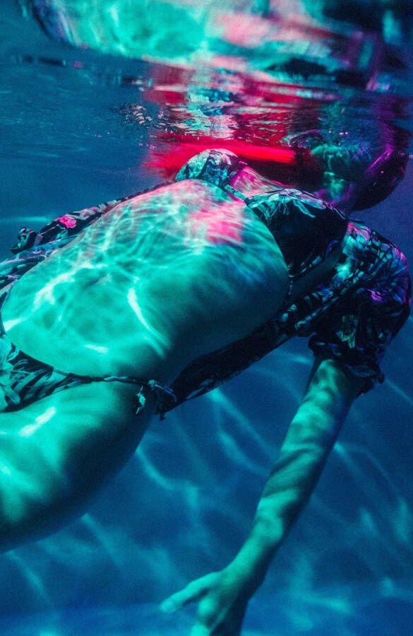 O'Neill voorgevormde triangel bikinitop Capri zwart roze