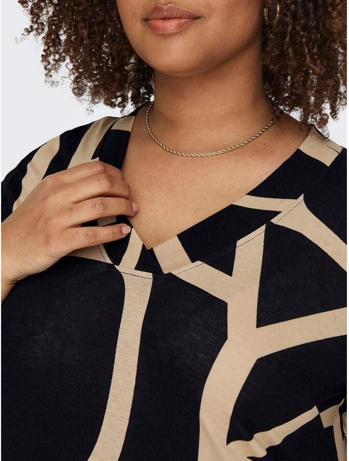 ONLY CARMAKOMA Shirtjurk CARFYRLA LIFE S S V-NCK BLK AOP DRE NOOS Zomerjurk zacht vloeiende jersey kwaliteit