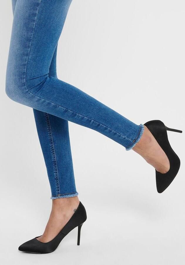 Only Ankle jeans ONLBLUSH – Enkeljeans met open zomen voor moderne looks Schuureffecten modieus skinny fit ronde hals regular fit - Foto 3