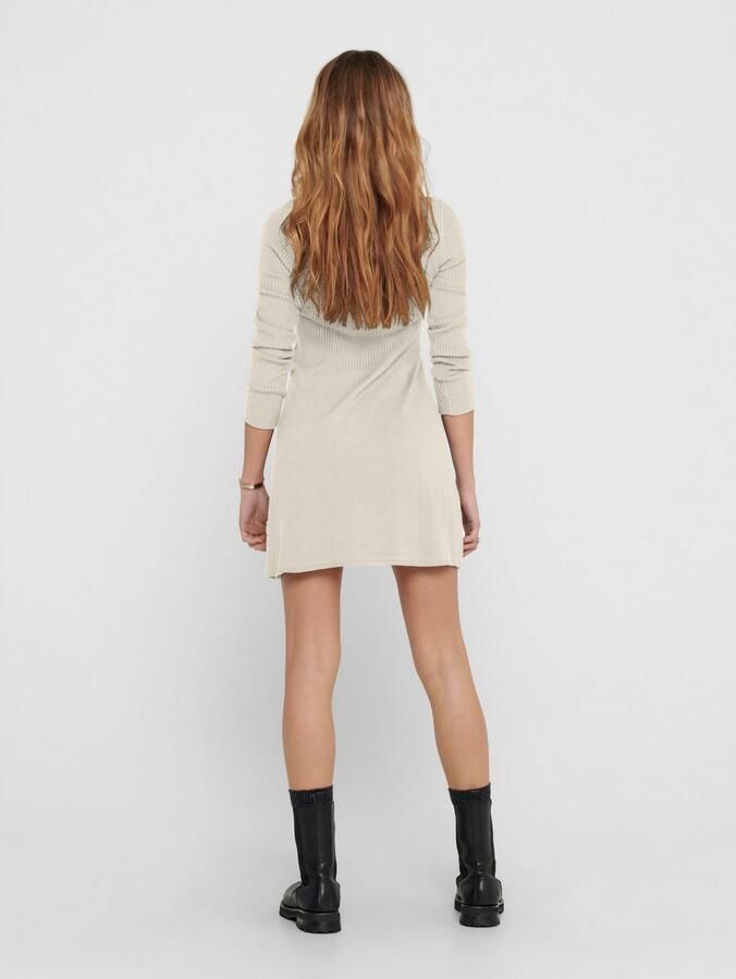 Only Licht uitlopende gebreide jurk van viscosemix model 'ALMA'